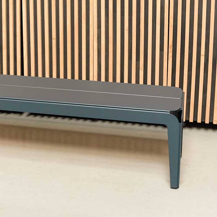 Bended-bench-grey-blue-Weltevree Bended Bench tuinbank