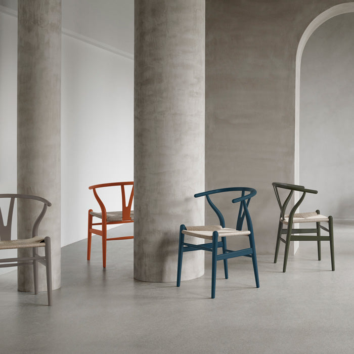 Carl Hansen & Son Wishbone Stoel CH24 Soft Edition Pewter Blue - By Ilse Crawford