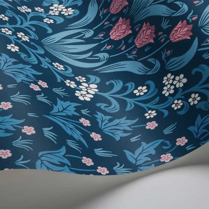 Tudor Garden 118/2004