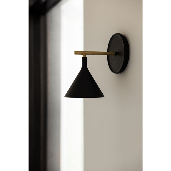 Menu Cast Sconce WandLamp