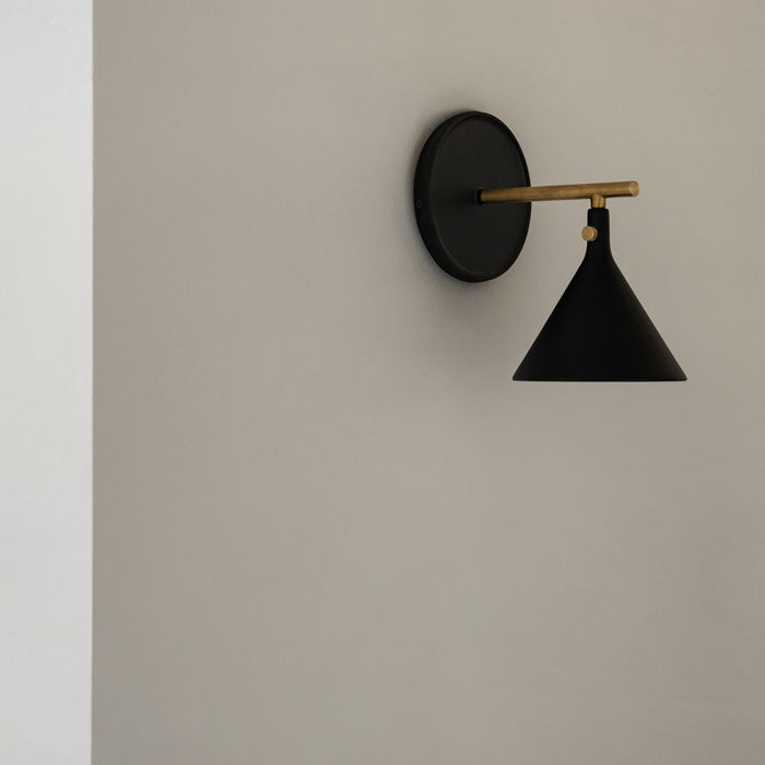 Menu Cast Sconce WandLamp