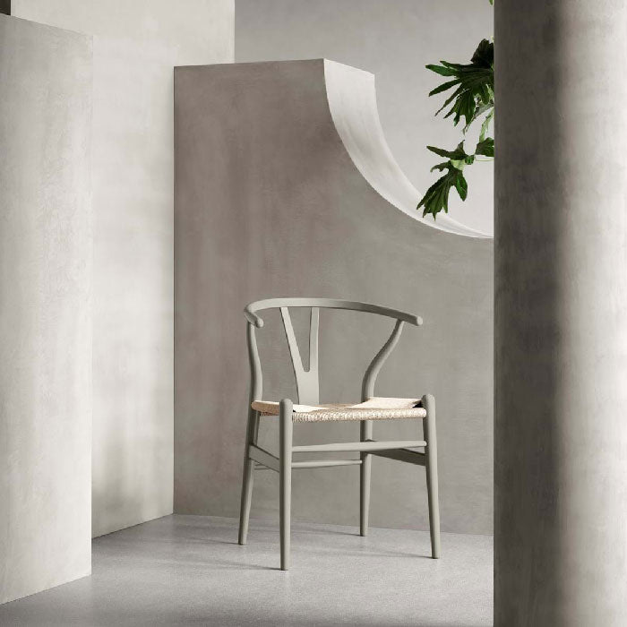 Carl Hansen & Son Wishbone Stoel CH24 Soft Edition Clay - By Ilse Crawford