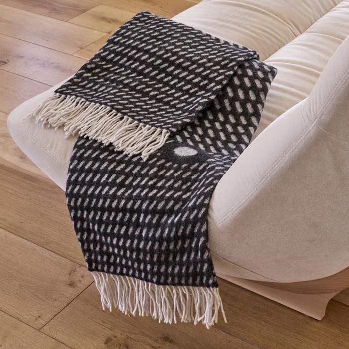 Ligne Roset Mascara Plaid