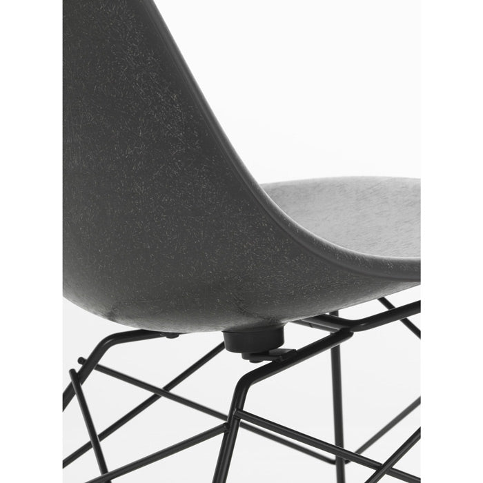 Vitra Eames Fiberglass Side Chair LSR zwart onderstel