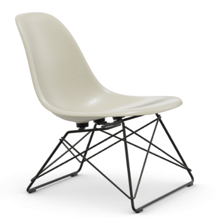 Vitra Eames Fiberglass Side Chair LSR zwart onderstel