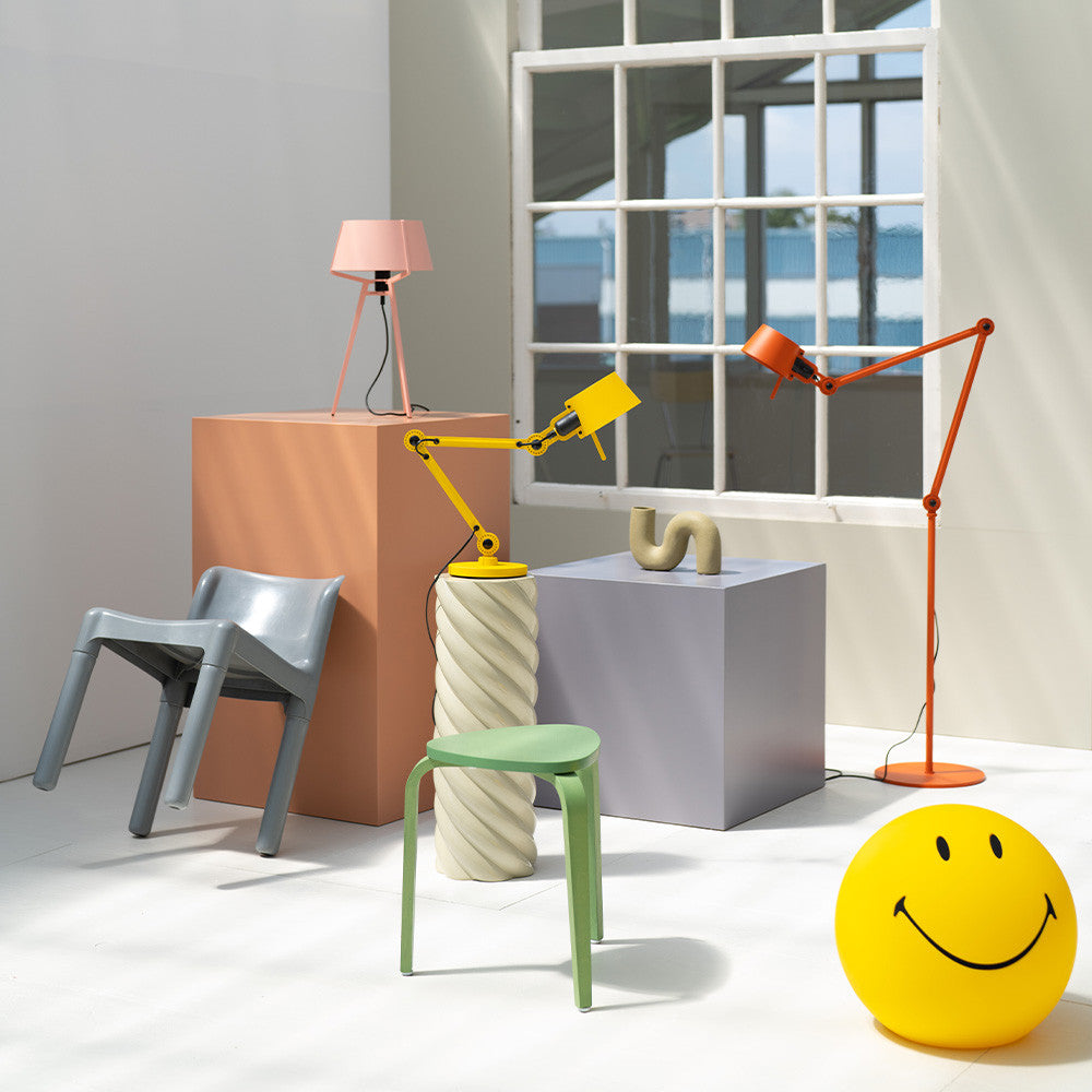 tonone bolt desk lamp