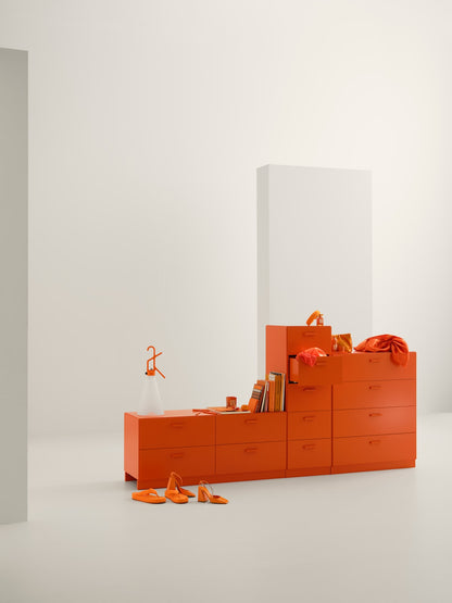 String Relief lage en hoge ladekast met poten Oranje