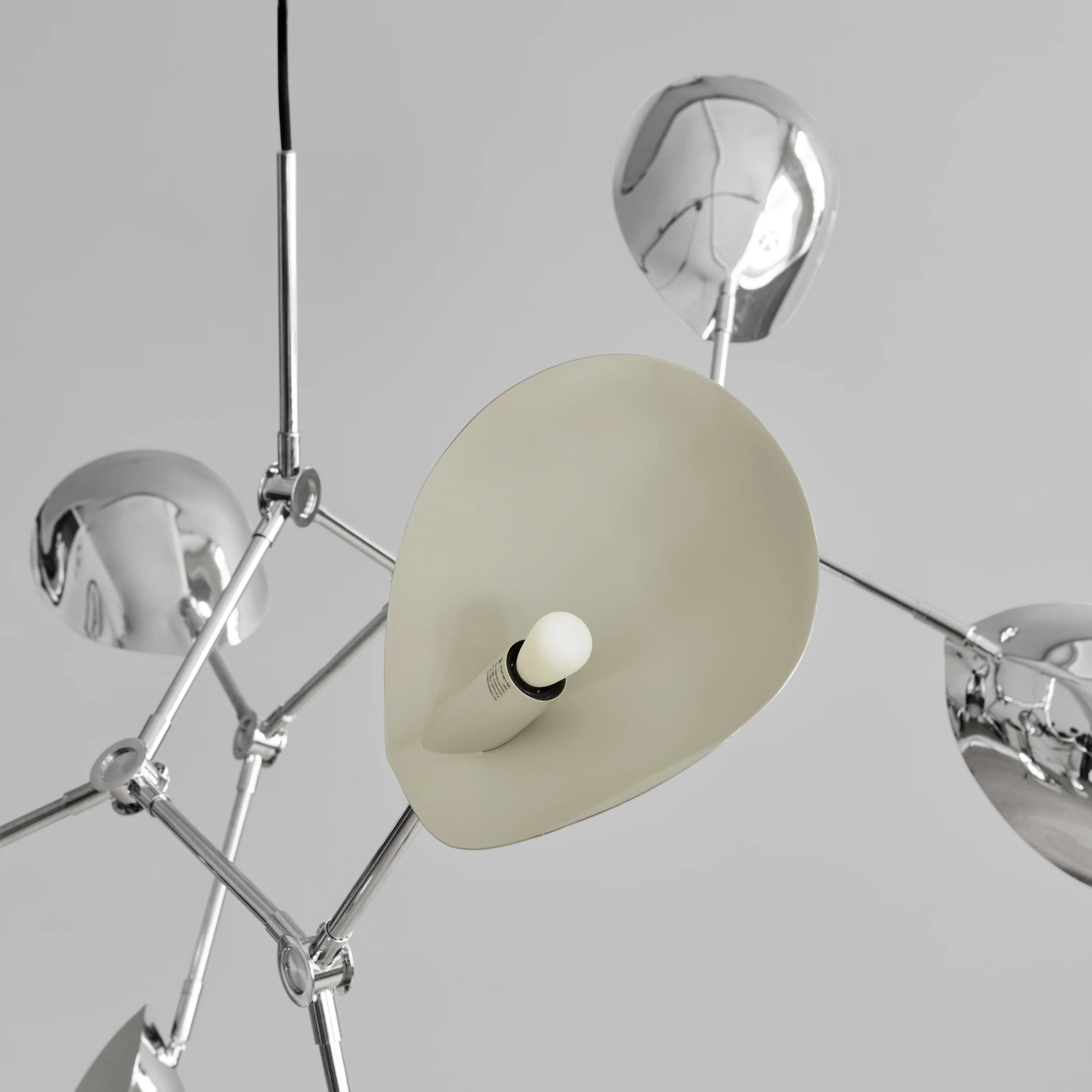 101 CopenhagenStingray Chandelier - Chrome