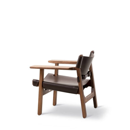 Fredericia The Spanish Chair donkerbruin leer / walnoot geolied, achteraanzicht - Drent&amp;vanDijk