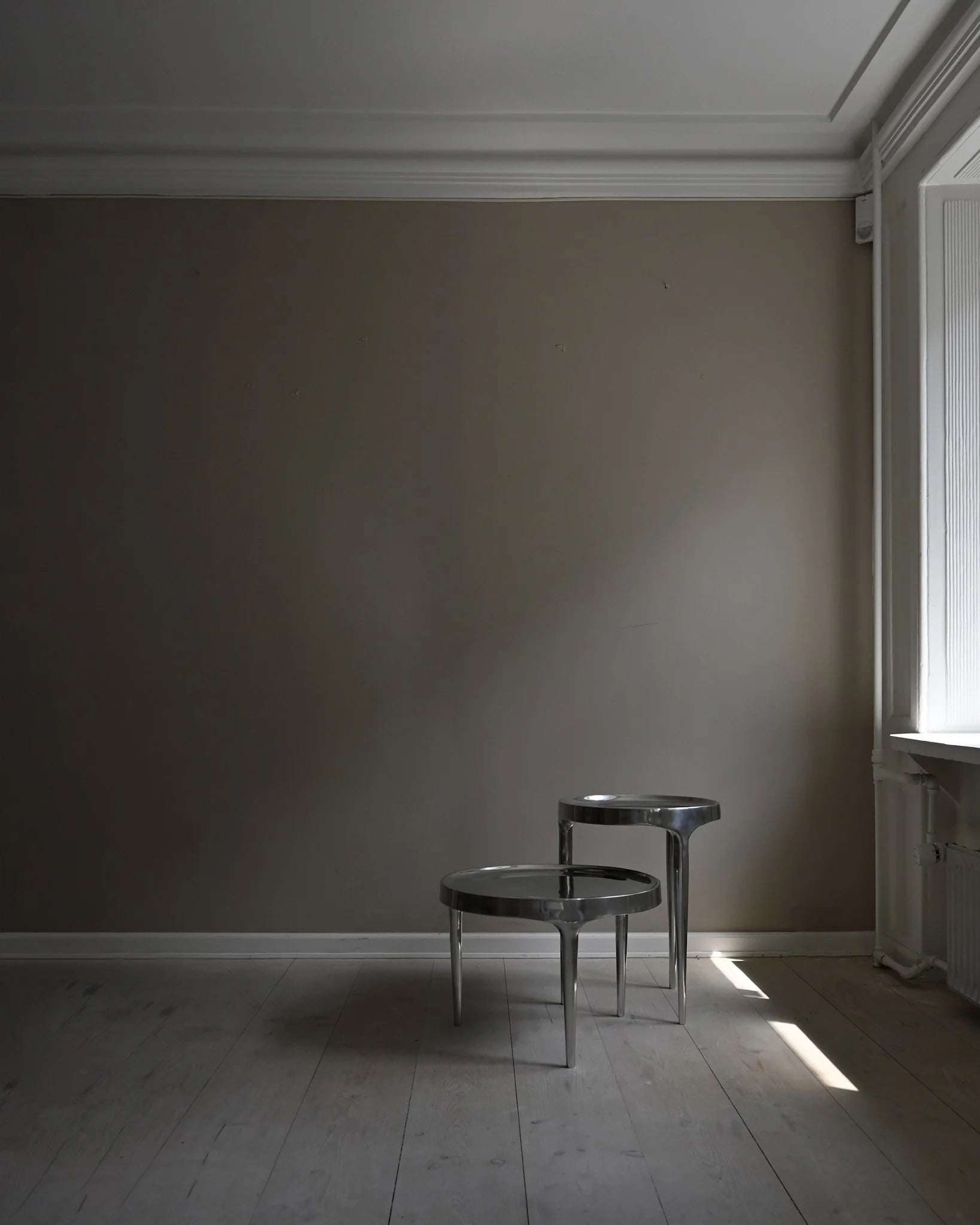 101 Copenhagen Phantom table Chrome