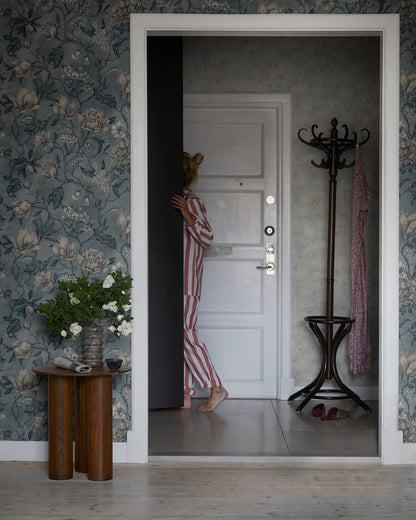 Sandberg behang Linda Misty Blue 244-56 sfeerbeeld