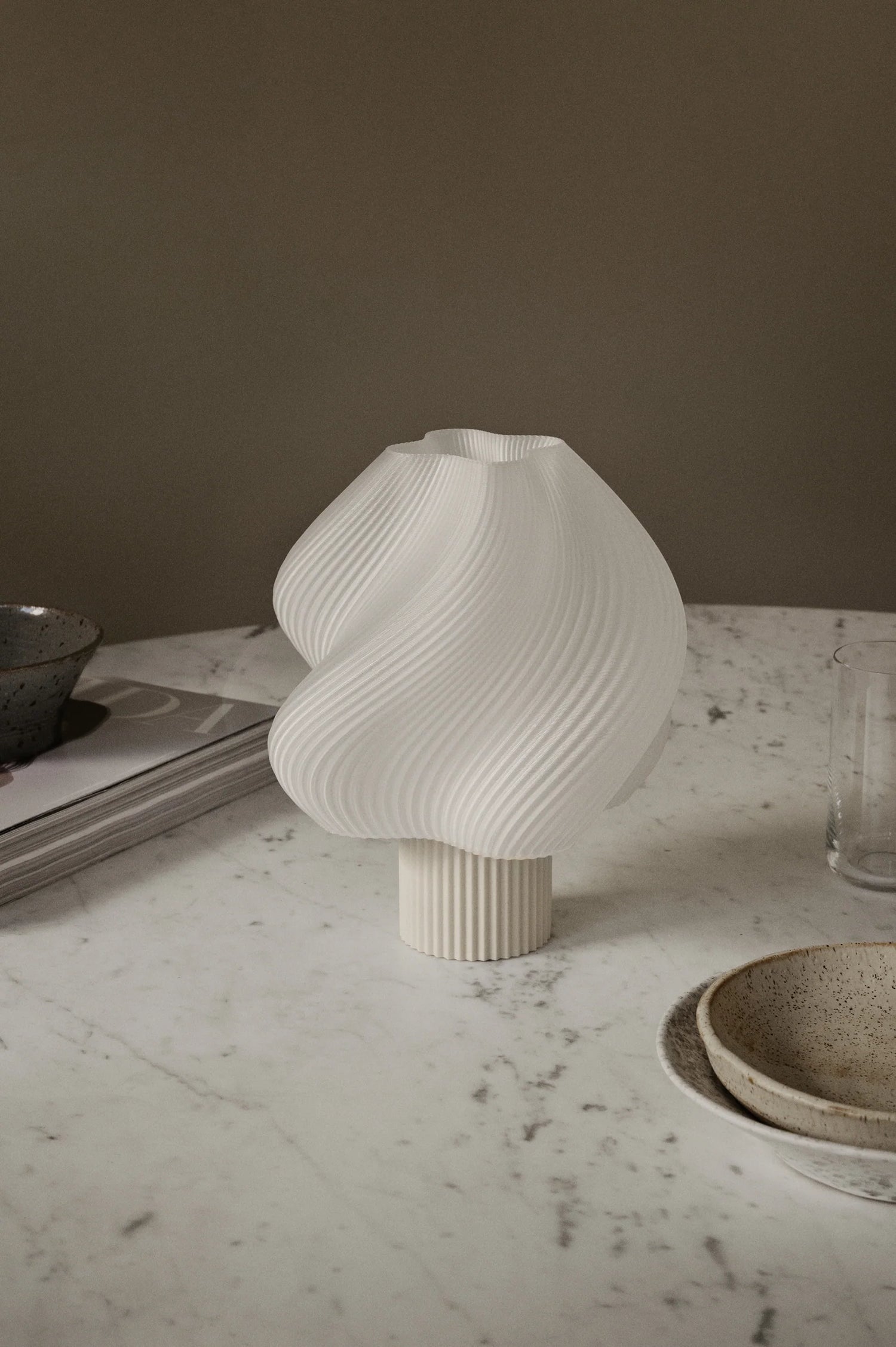 Crème Atelier Soft Serve lamp portable