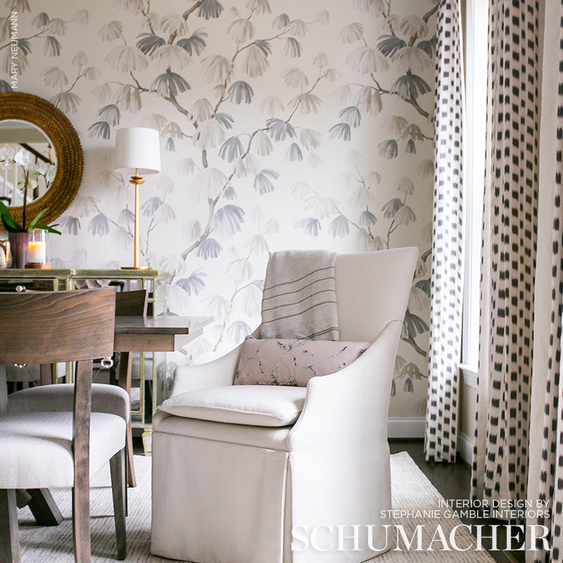 Schumacher Weeping Pine Neutral sfeerbeeld