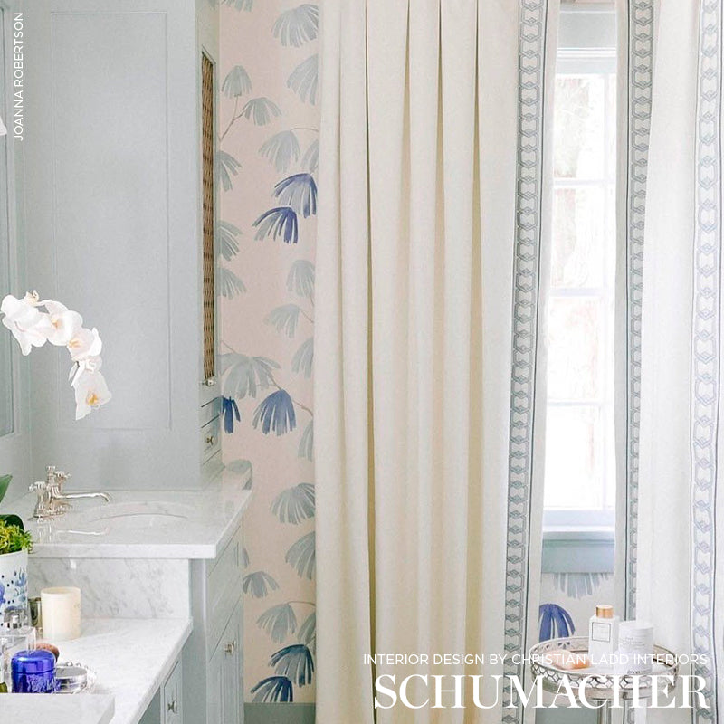 Schumacher Weeping Pine Slate sfeerbeeld 3