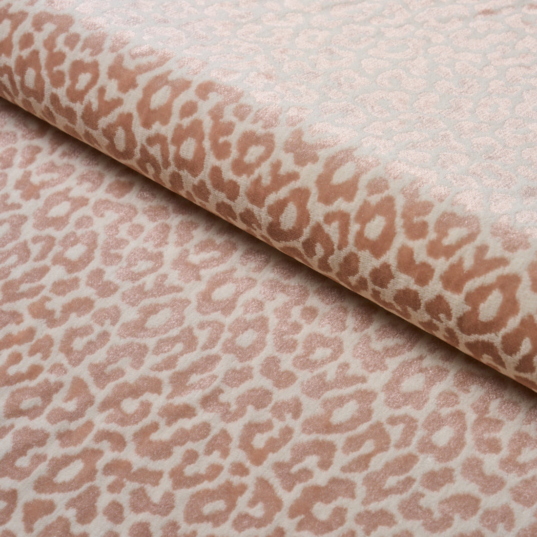 Schumacher Madeleine Velvet French Kiss 68828