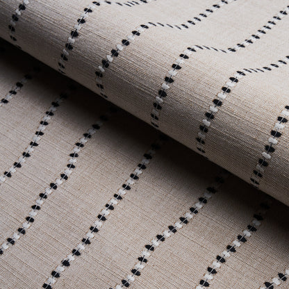 Schumacher Elodie Embroidery Natural sfeerbeeld