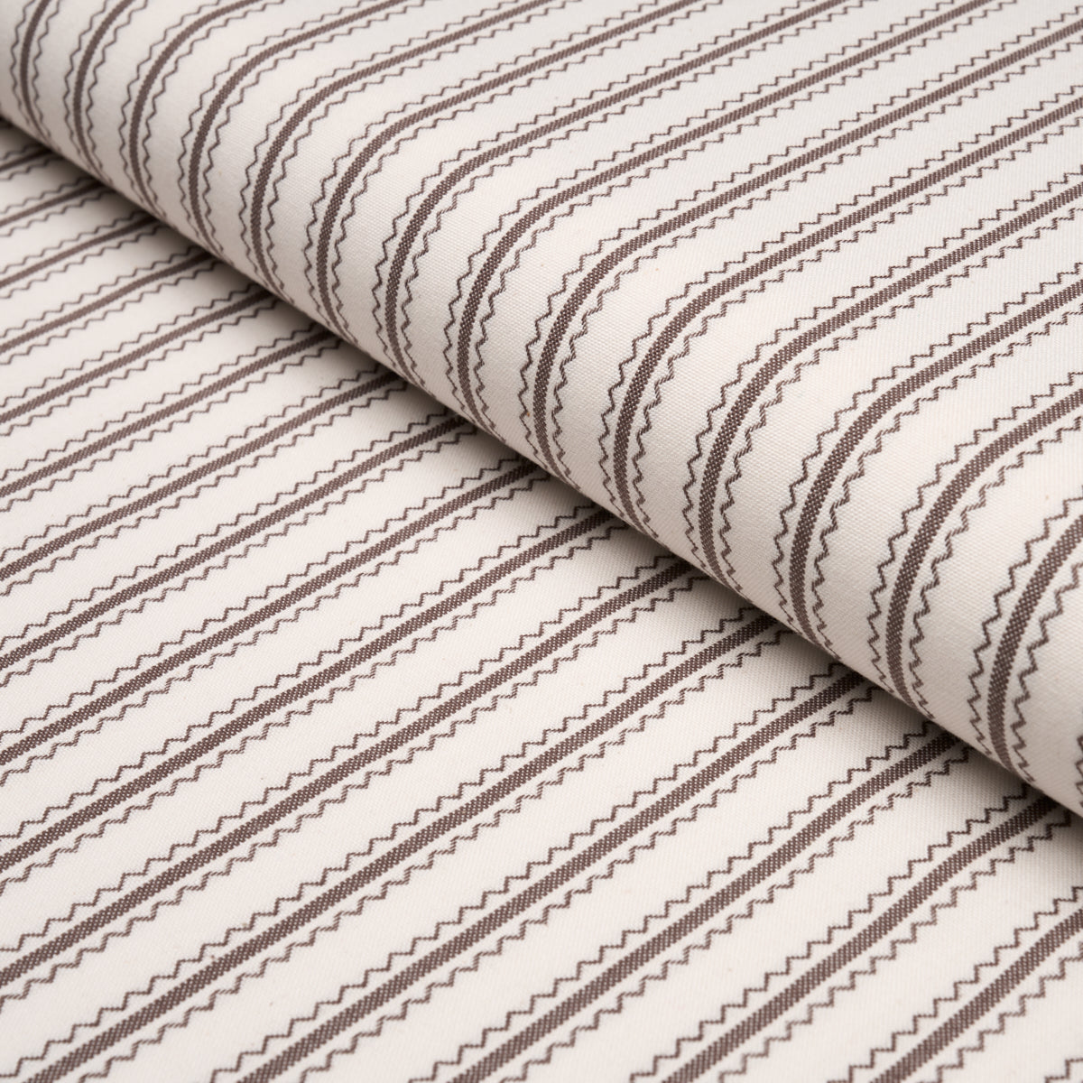 Schumacher Birdie Ticking Stripe Brown sfeerbeeld 2