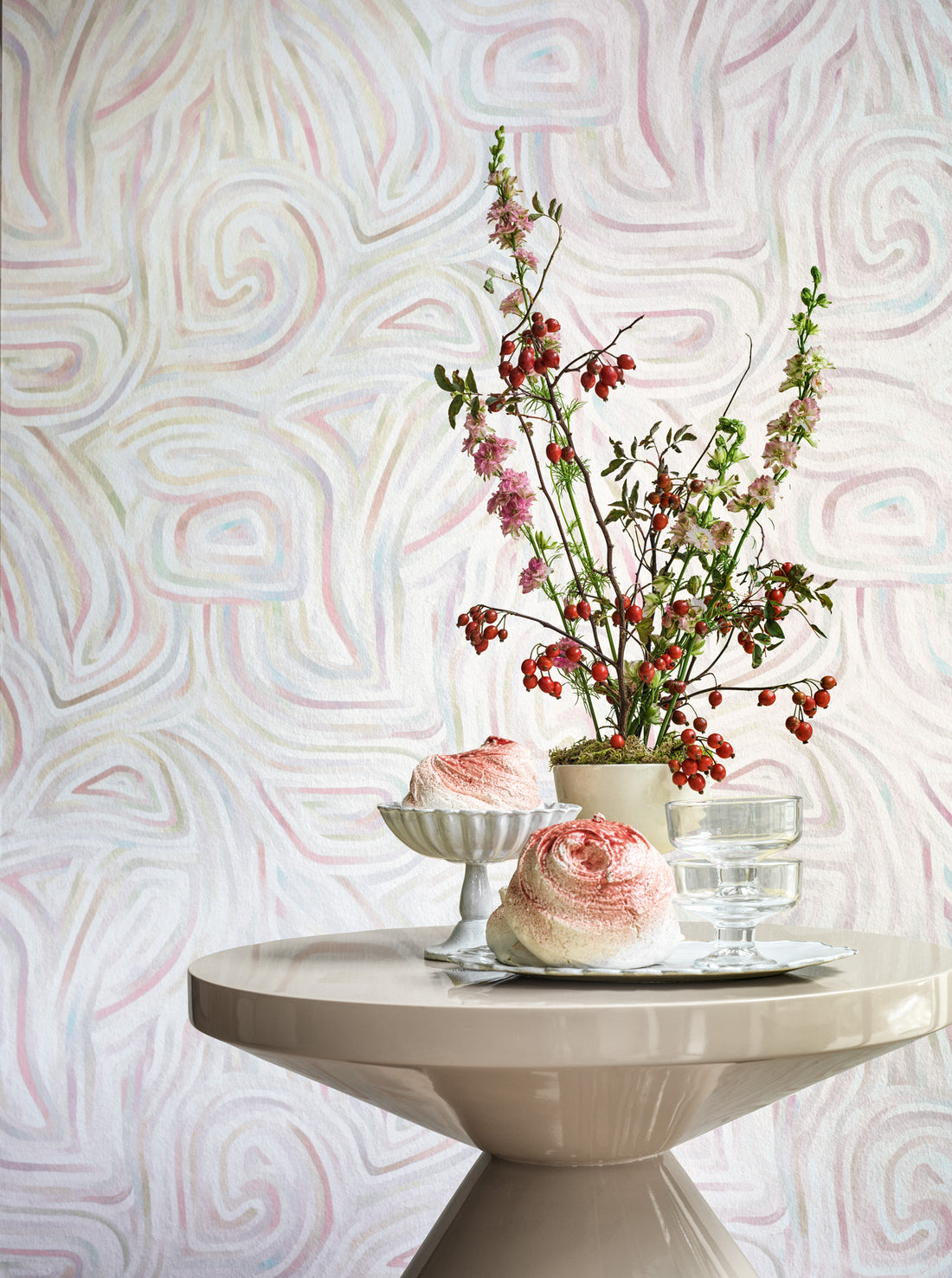 Cole and Son behang Kawakubo Apple White & Rose 126/4009