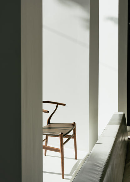 Carl Hansen &amp; Son Wishbone Stoel CH24 limited edition sfeerbeeld