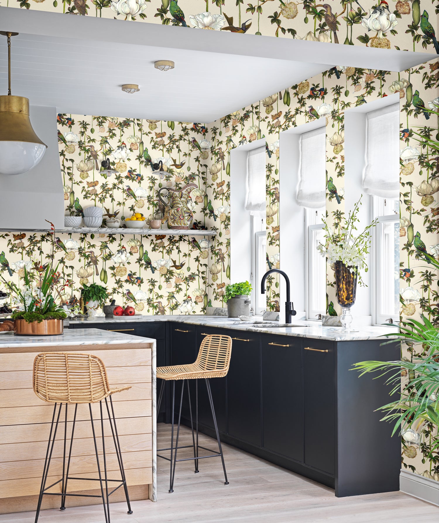 Cole and Son behang Baobab Botanica Stone 129/2004 sfeerbeeld keuken