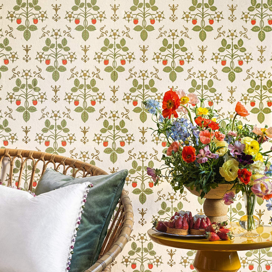 Cole and Son behang Strawberry Classics Collection Vol.1 sfeerbeeld 