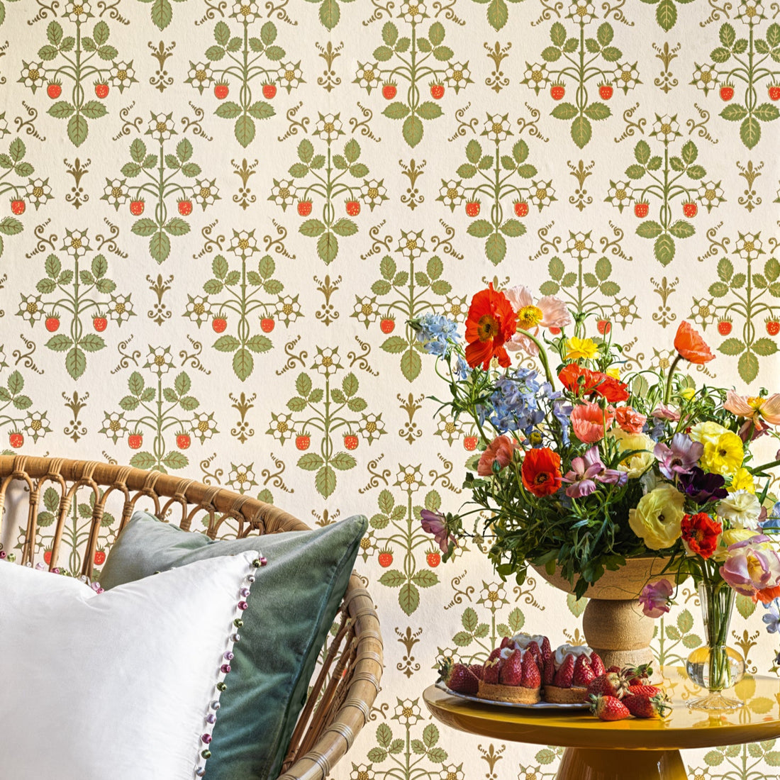 Cole and Son behang Strawberry Classics Collection Vol.1 sfeerafbeelding 