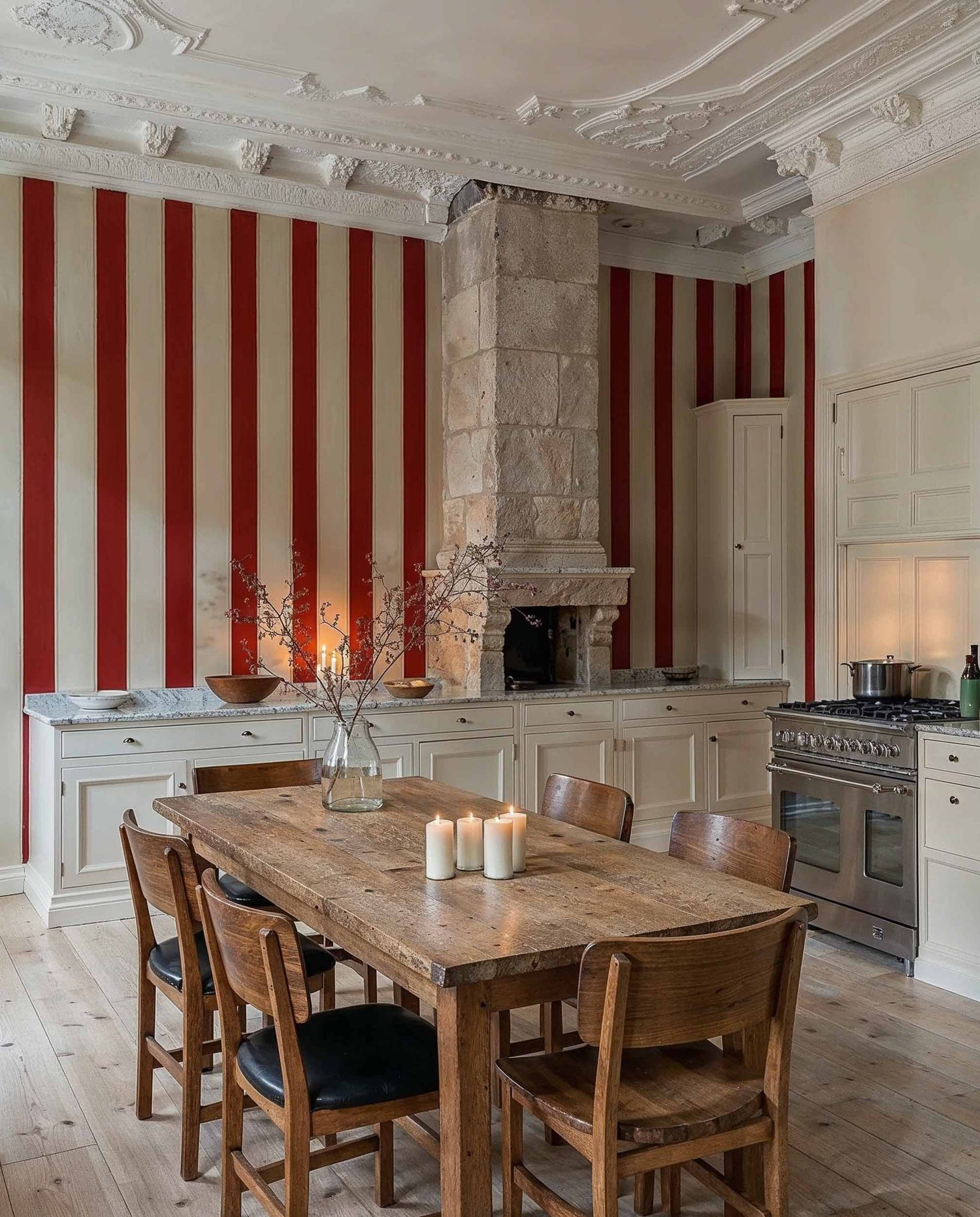 Coordonné behang Florentine Stripe Vermilion D00120