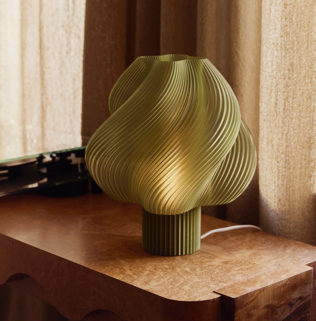 Crème Atelier Soft Serve lamp grande full colour