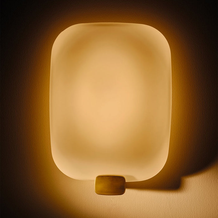 DCW éditions light my tender wandlamp light on