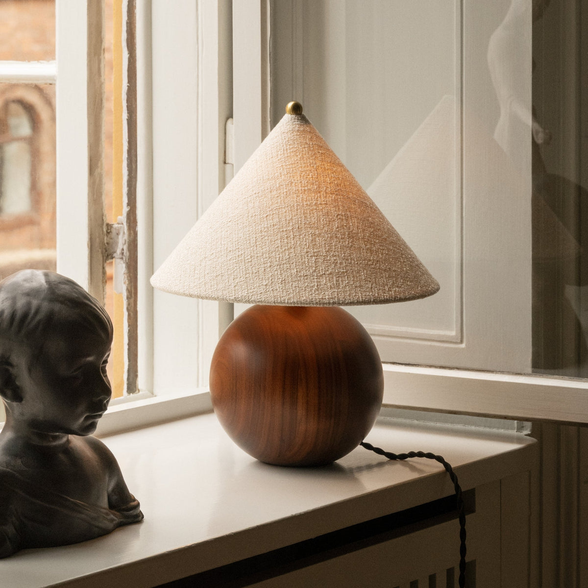 Dusty Deco Sphere Table Lamp White sfeerbeeld 2
