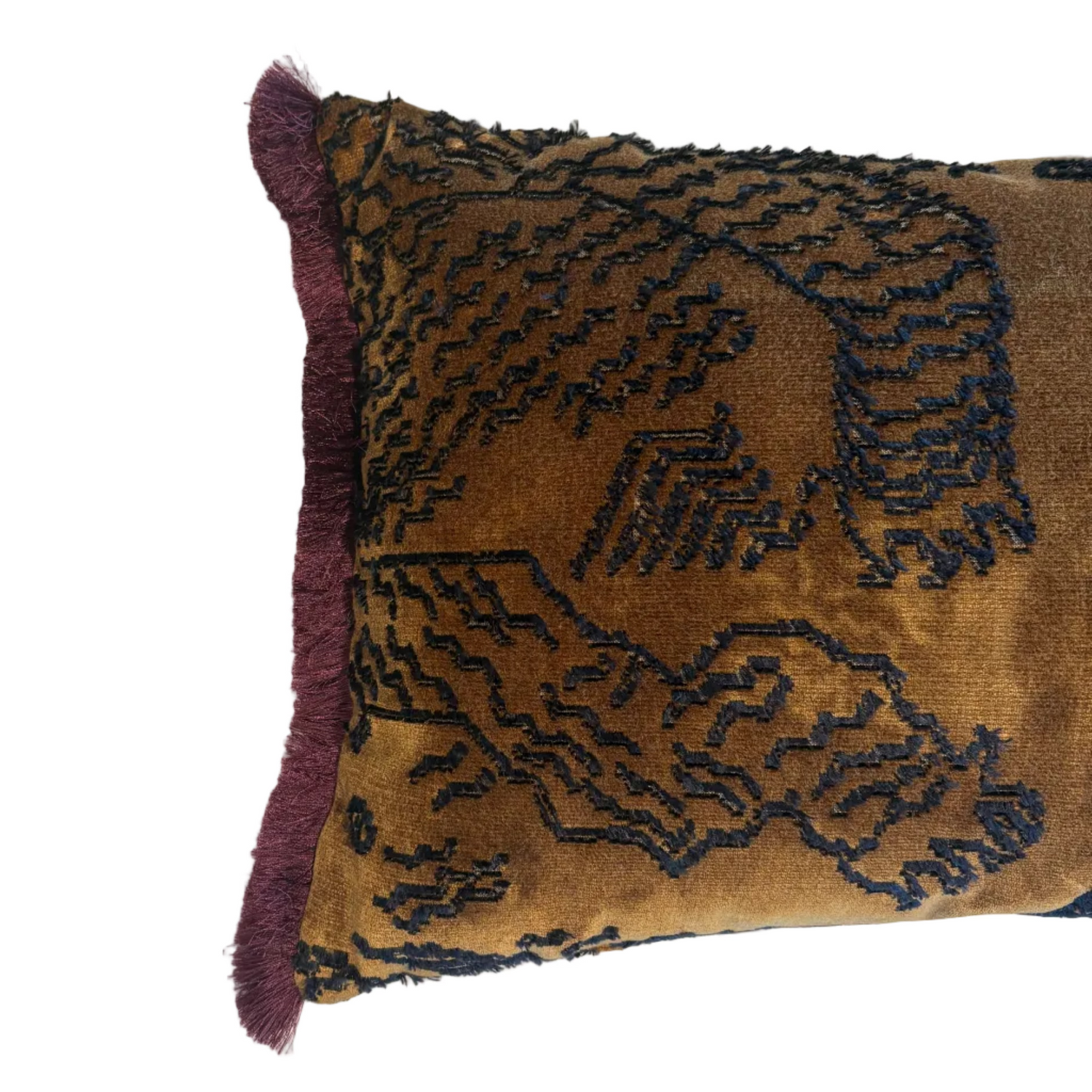 Dedar kussen Tiger Mountain Fauve met aubergine franje