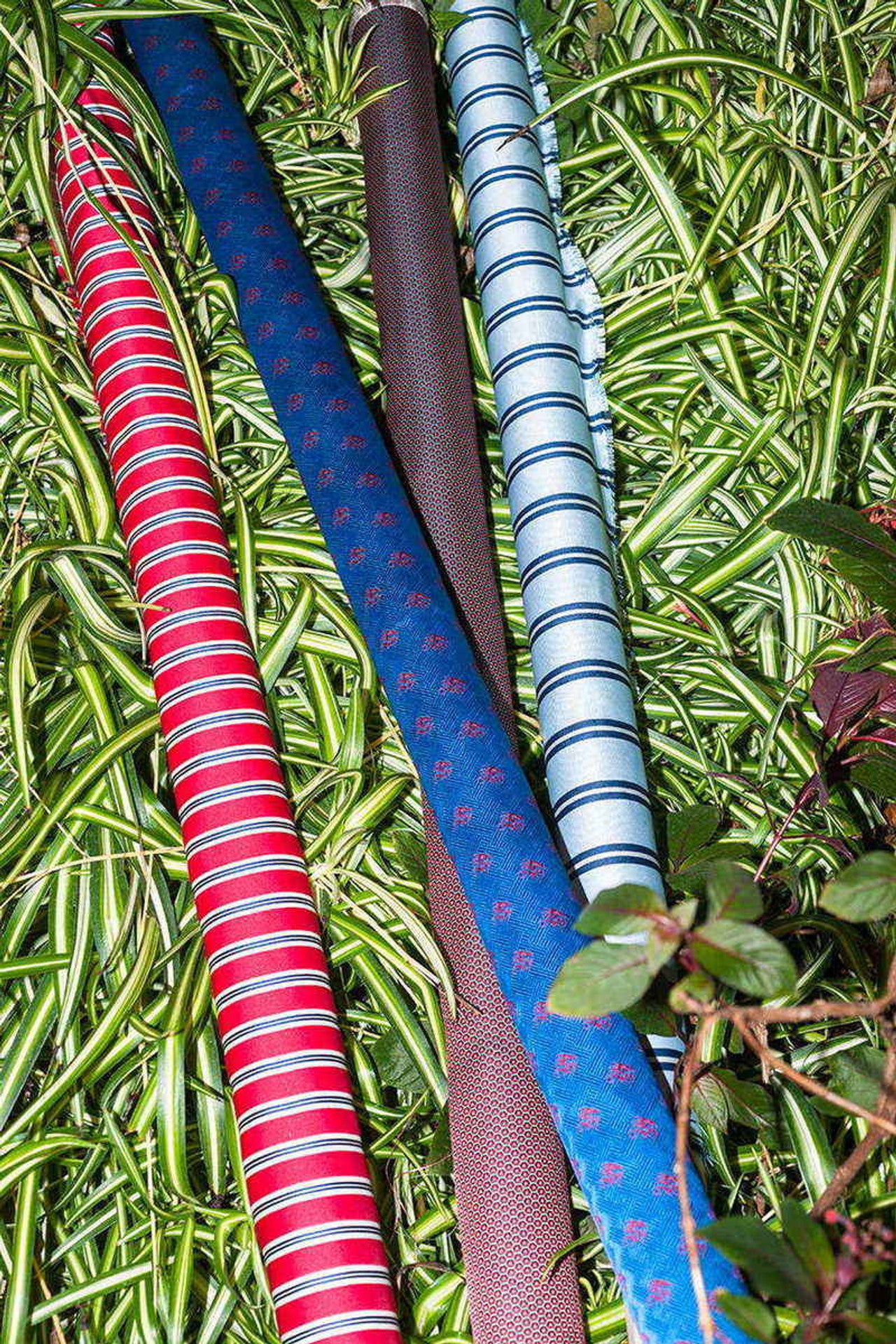 Dedar stof Alumnus Rubis Red 009