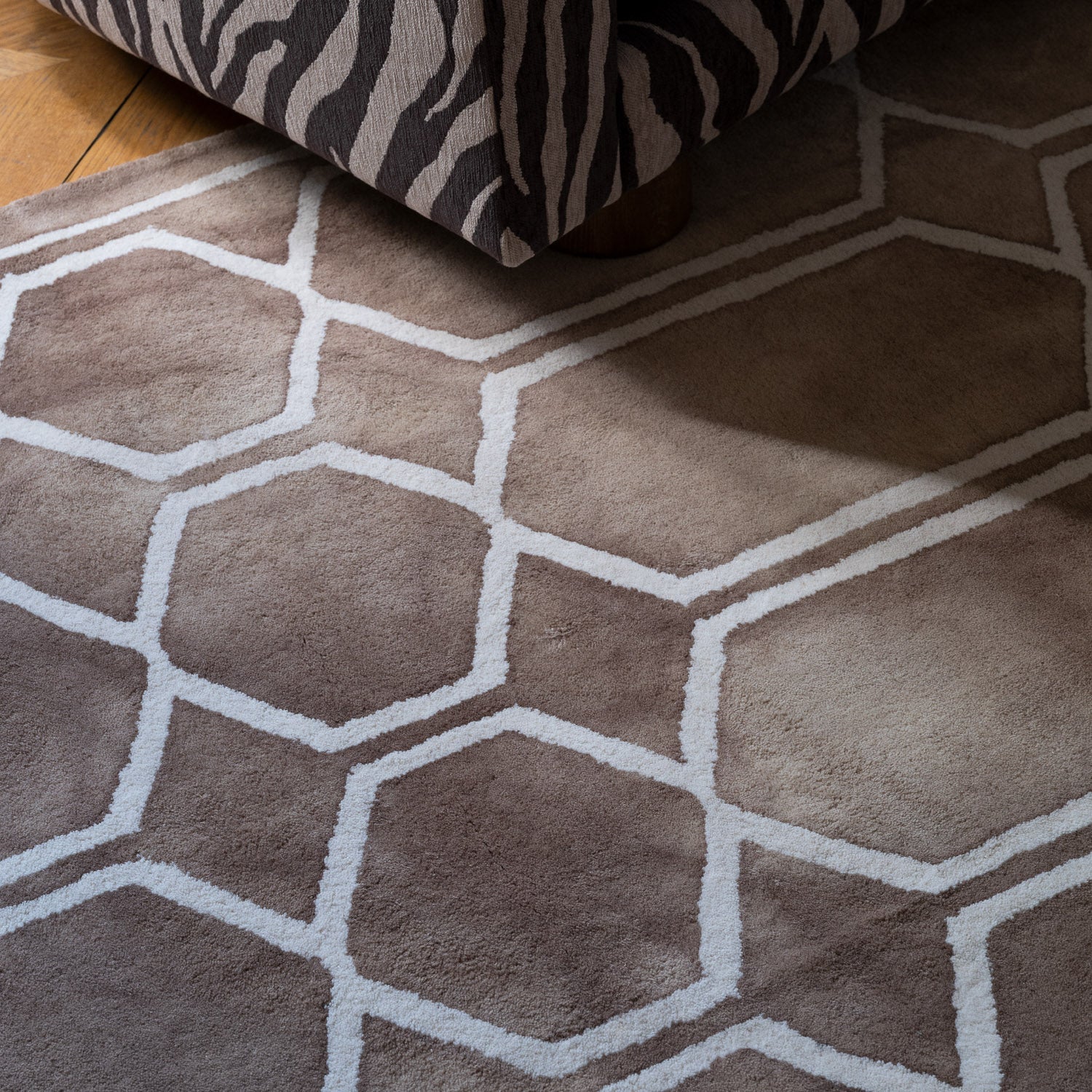 Dusty Deco Tie Dye rug beige