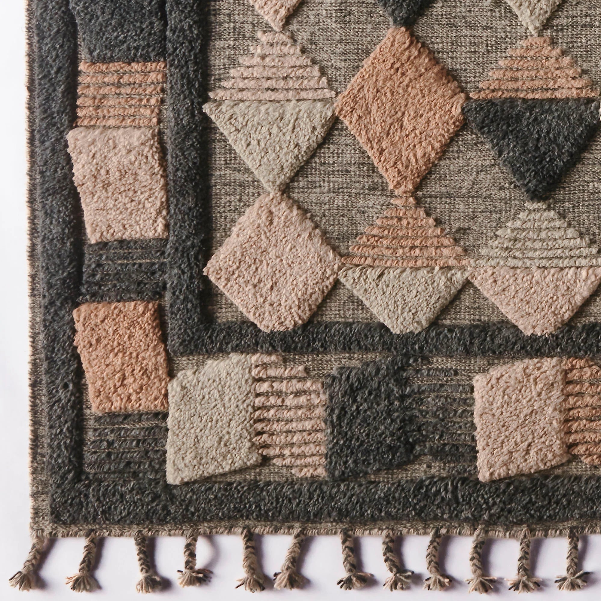 Dusty_Deco_RUG_LISBOA_MULTIGREY_detail