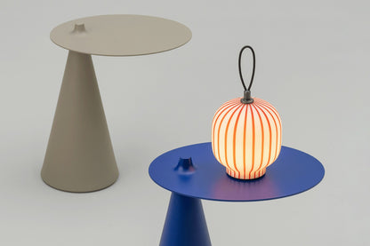 Established &amp; Sons Filigrana Lantern Rood, studio productfoto