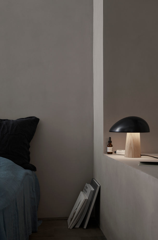 Fritz Hansen Night owl tafellamp  slaapkamer 