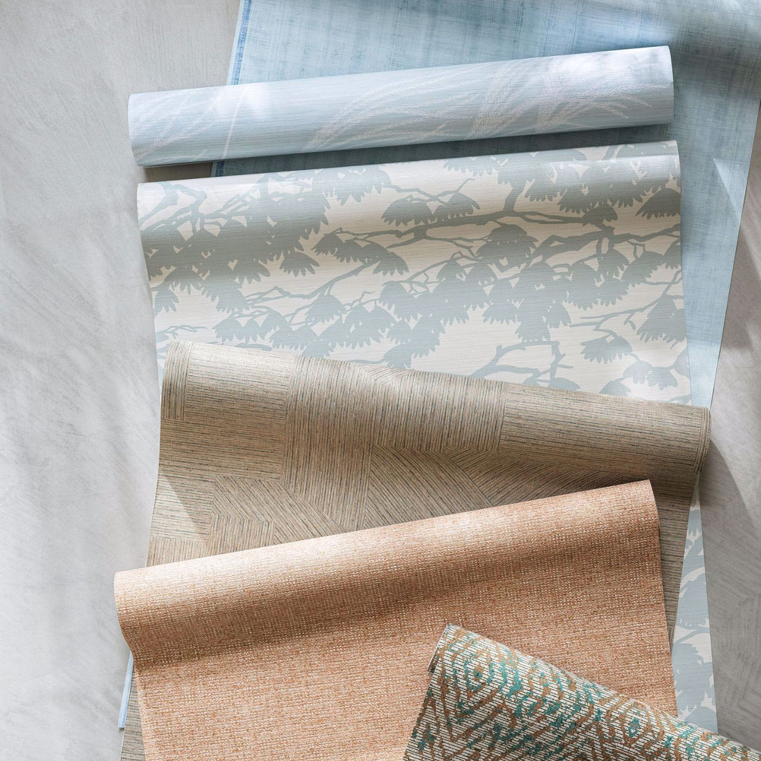 Harlequin behang Kengai in de kleur Glint/Taupe 113206 sfeerafbeelding 