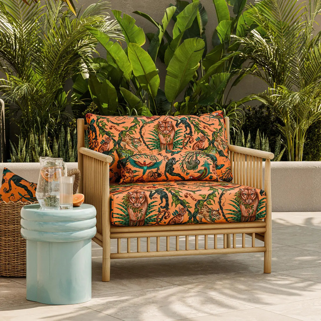 Harlequin in-outdoorstof Bosque Dreams Coral CCF0865-03