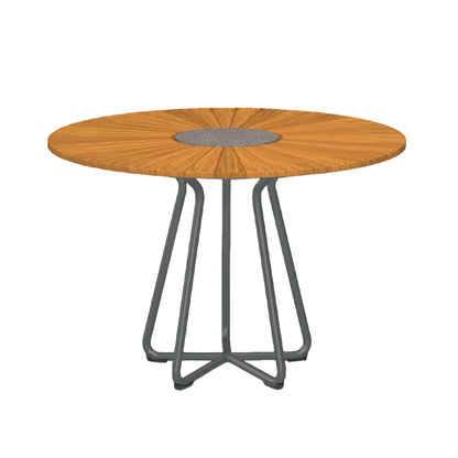 Houe Circle dining table