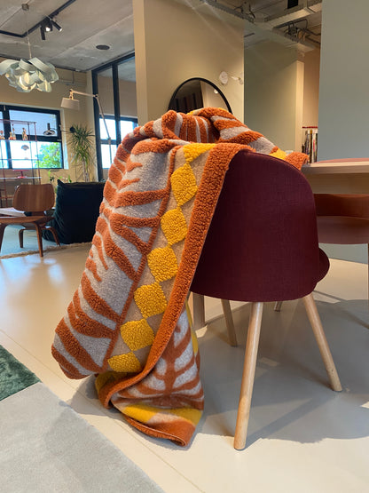 Dusty Deco Wildcat throw brown