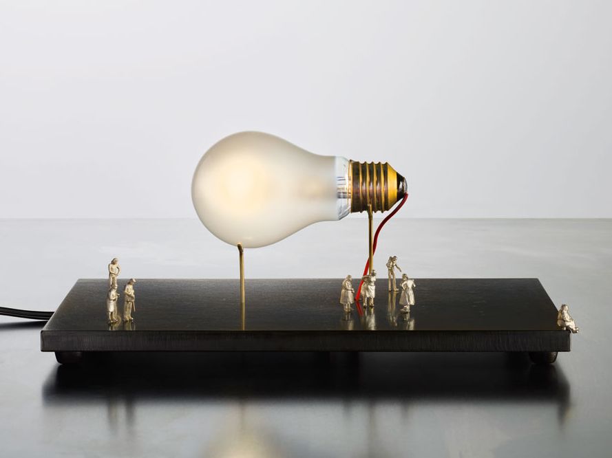 Ingo Maurer I Ricchi Poveri – Monument for a Bulb innovatieve tafellamp 