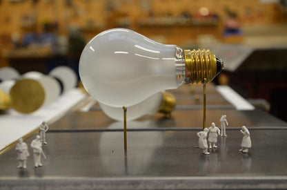 Ingo Maurer I Ricchi Poveri – Monument for a Bulb tafellamp 
