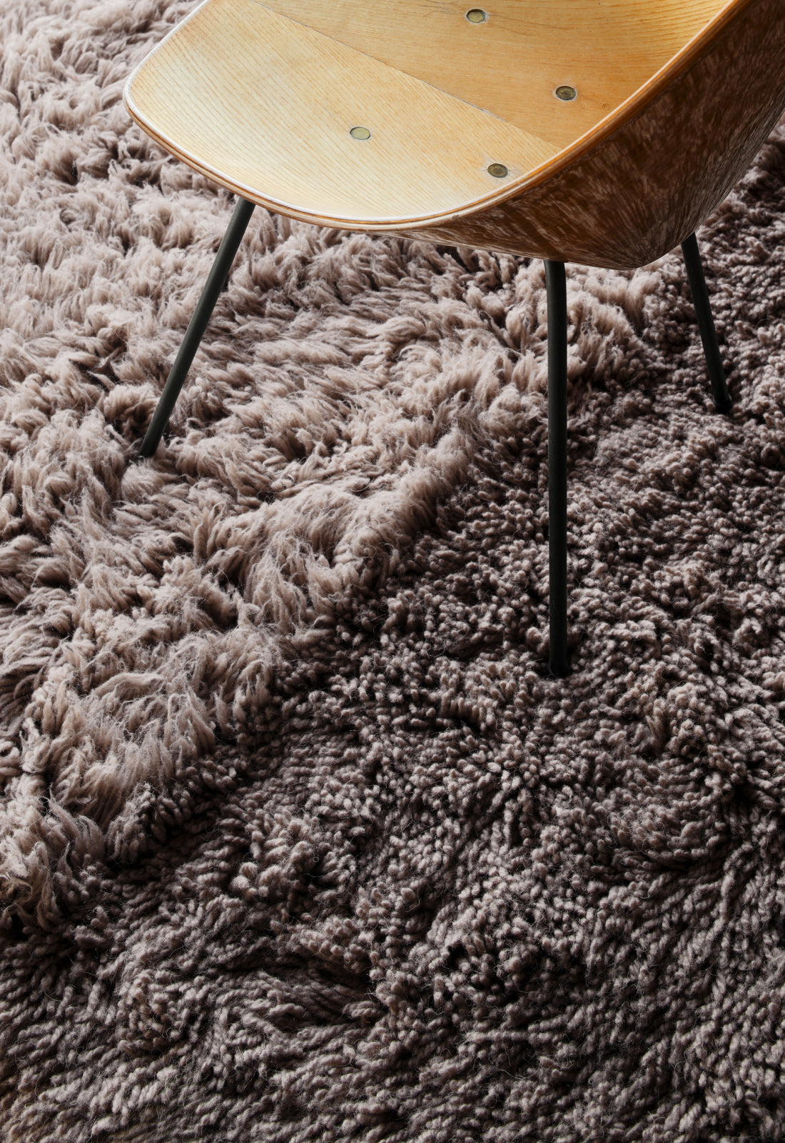Layered Shaggy Check Charcoal Brown detailfoto wol