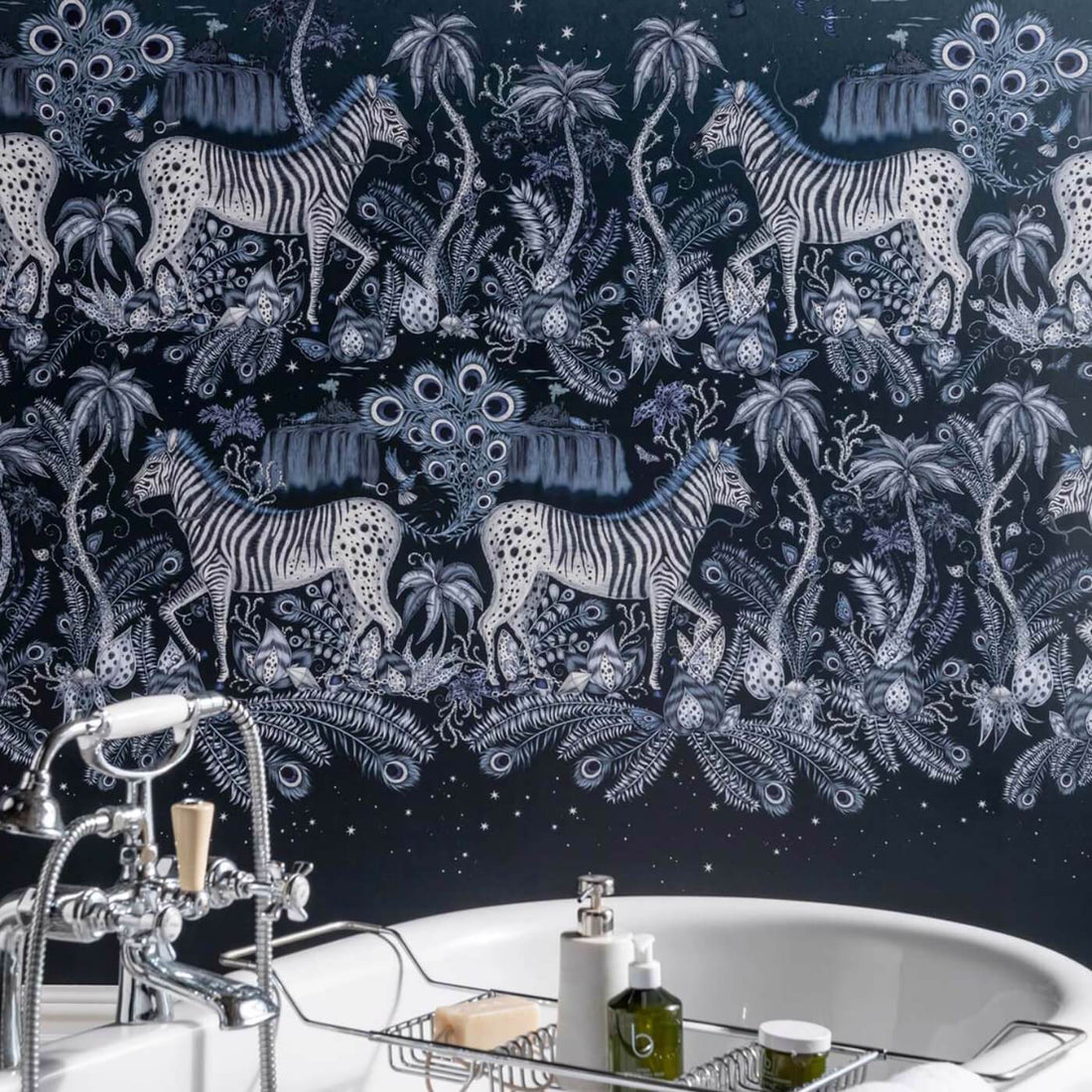 Clarke &amp; Clarke behang Lost Adventure Midnight W0201/01