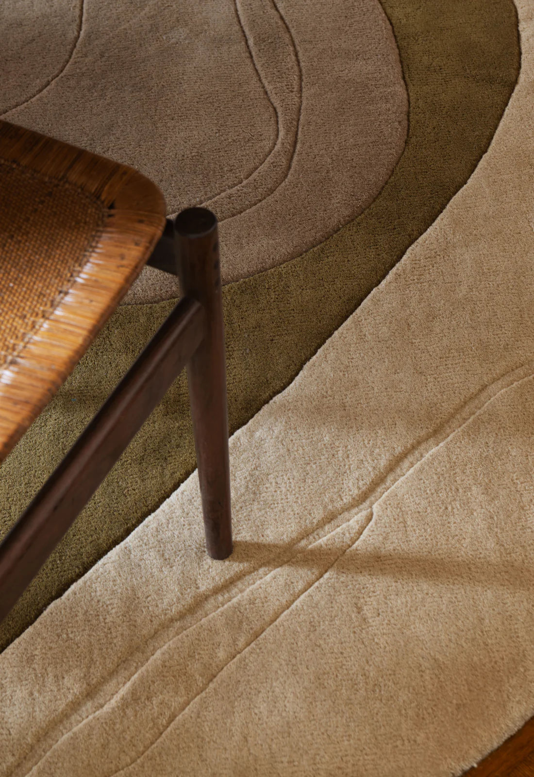 Layered Erik Bratsberg Lozza Wool vloerkleed - Olive color