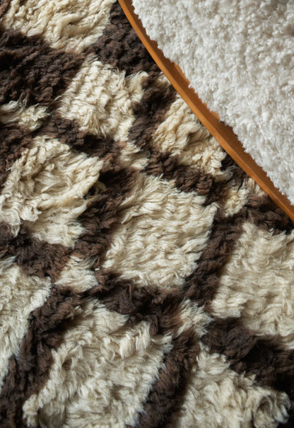 Layered Evelina Kroon Rya Wool vloerkleed Chestnut materiaal 