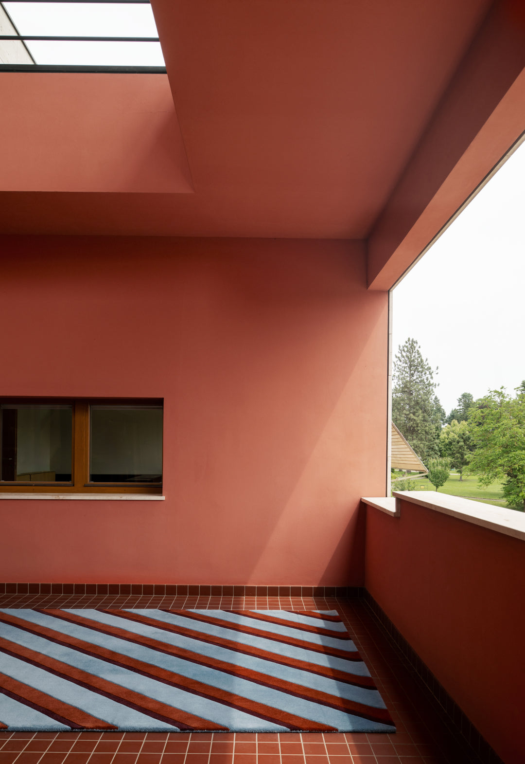 Layered Teklan Diagonal Sky wool vloerkleed