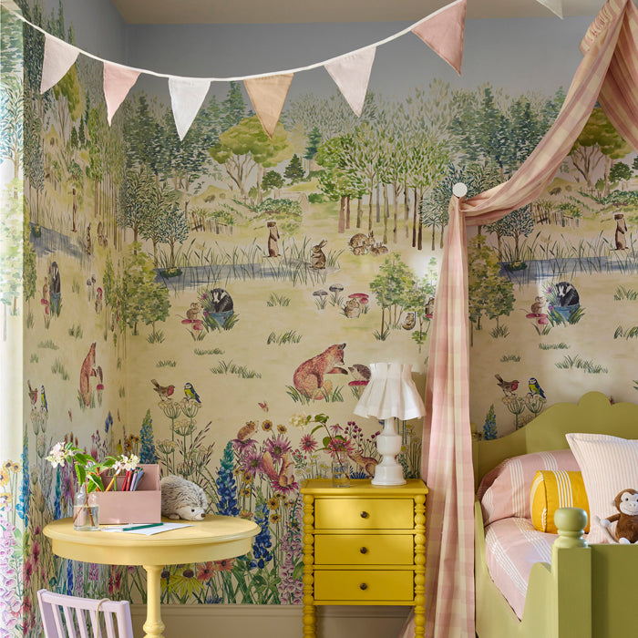 Little Greene behang Potters Woodland mural in de kleur Spring als sfeerafbeelding