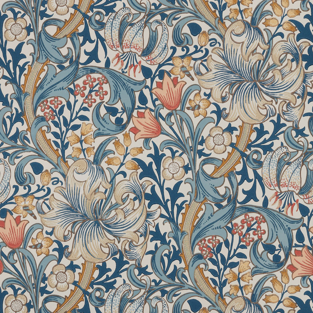 Morris and Co Golden Lily Blue behang MOW0168-01, patroon close-up Colours of Morris