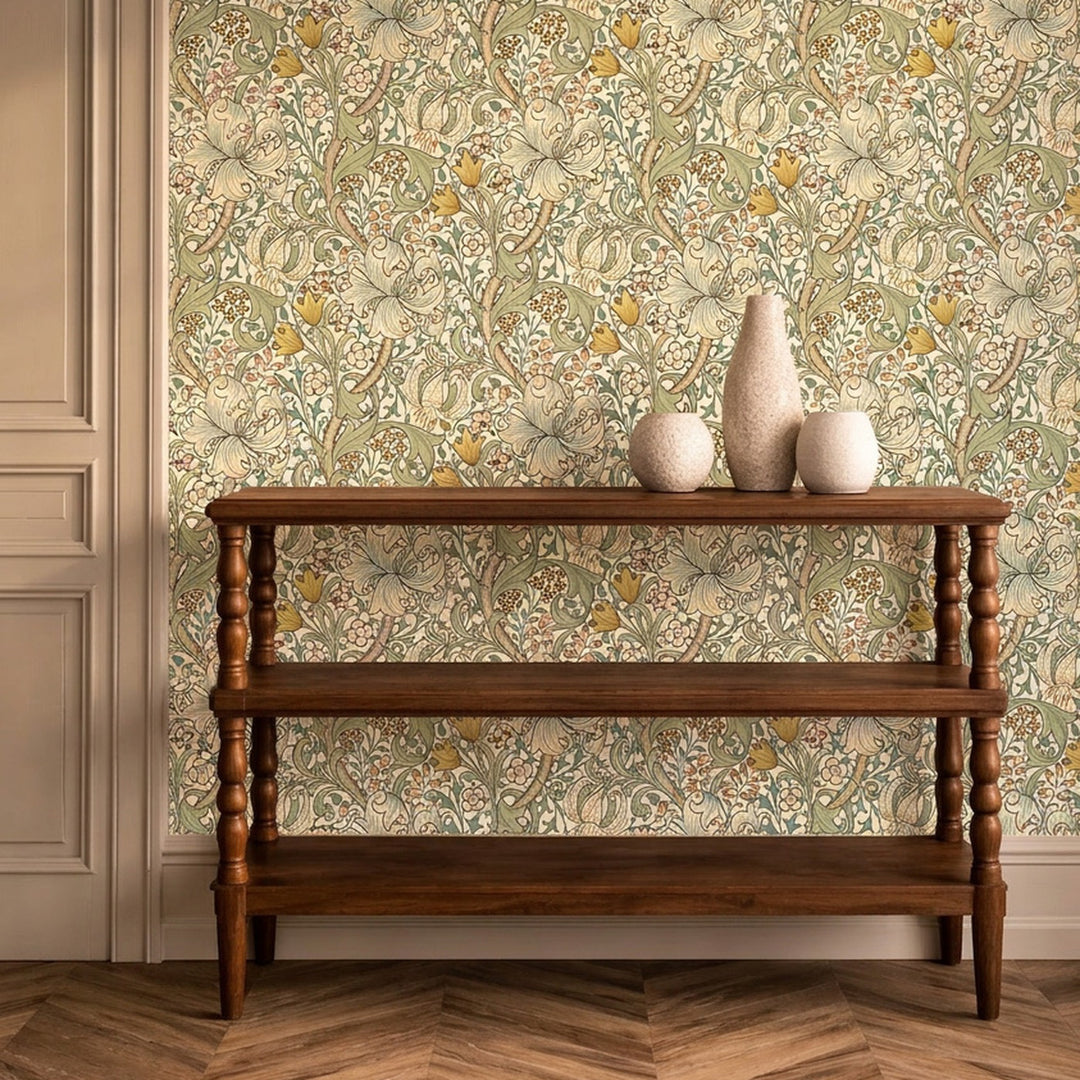 Morris and Co Golden Lily Sage sfeerbeeld interieur, saliegroen vliesbehang William Morris